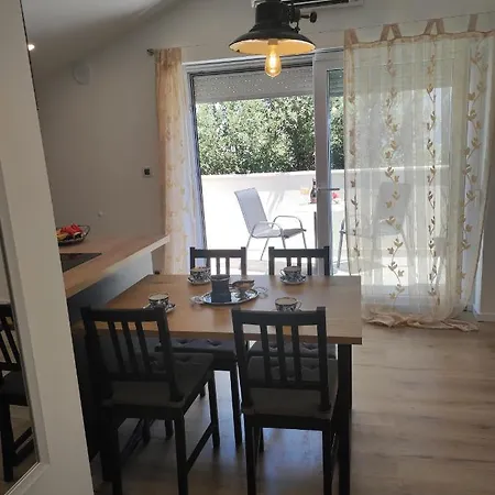 Ivana Apartment *